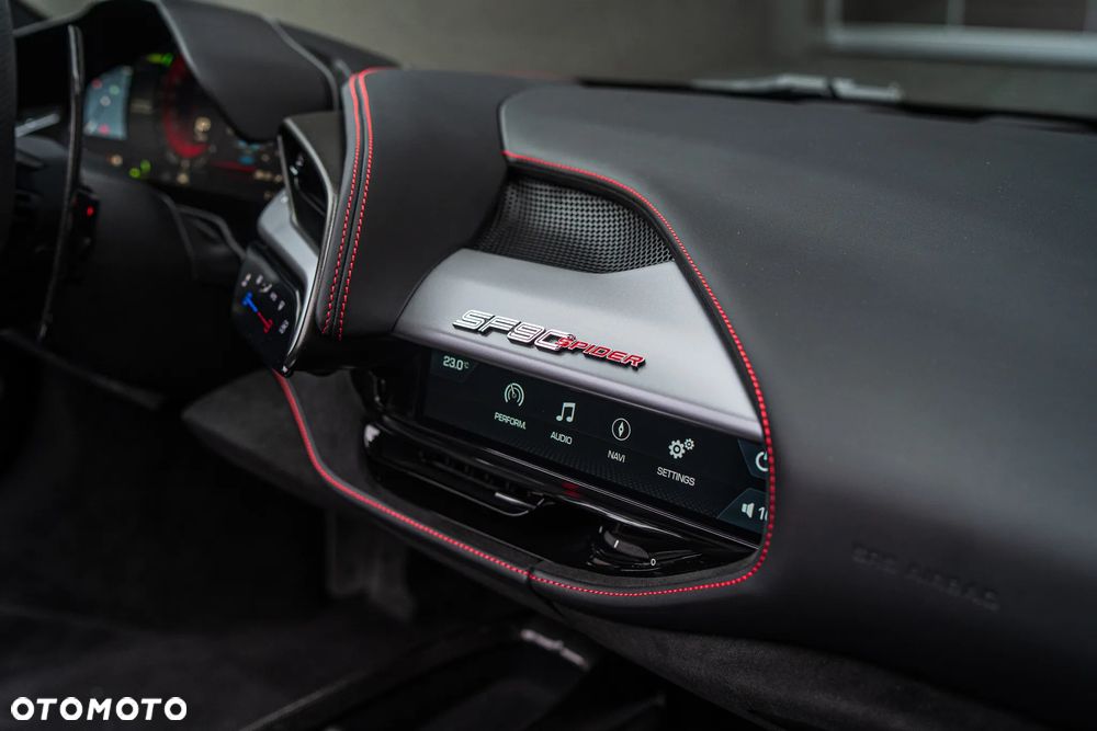 Ferrari SF90 Spider - 24