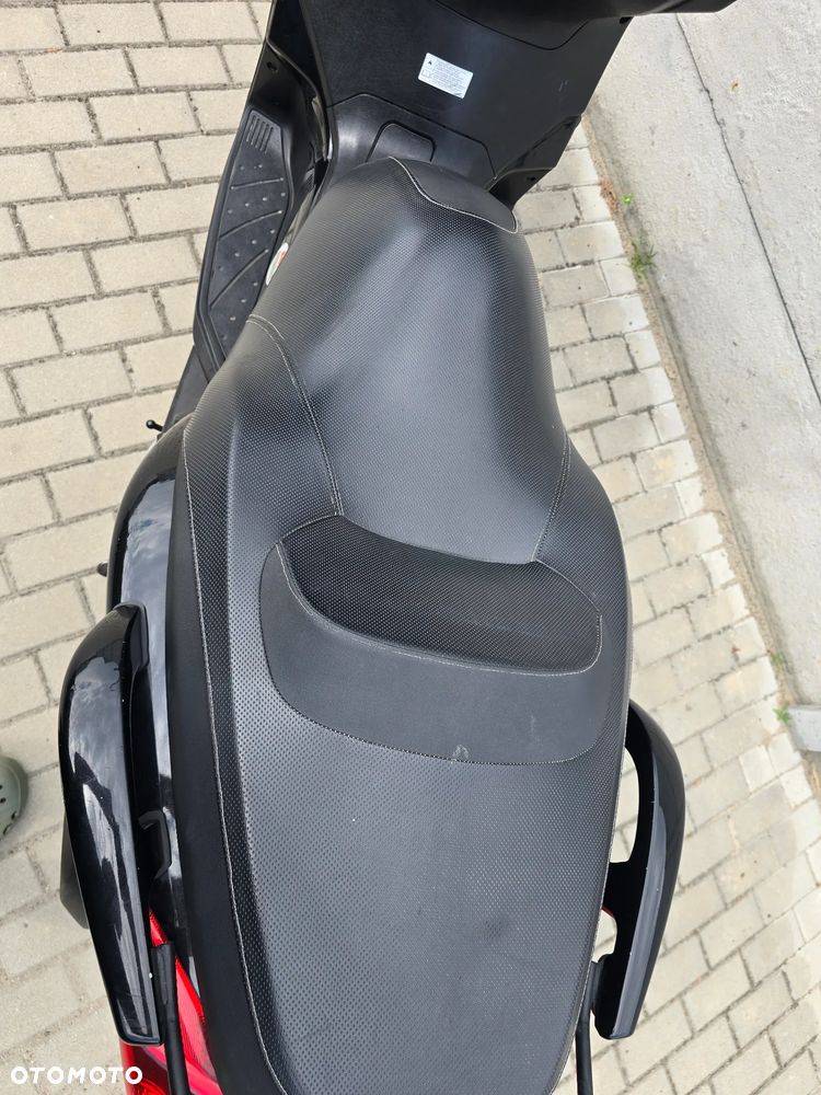 Yamaha X-max - 10