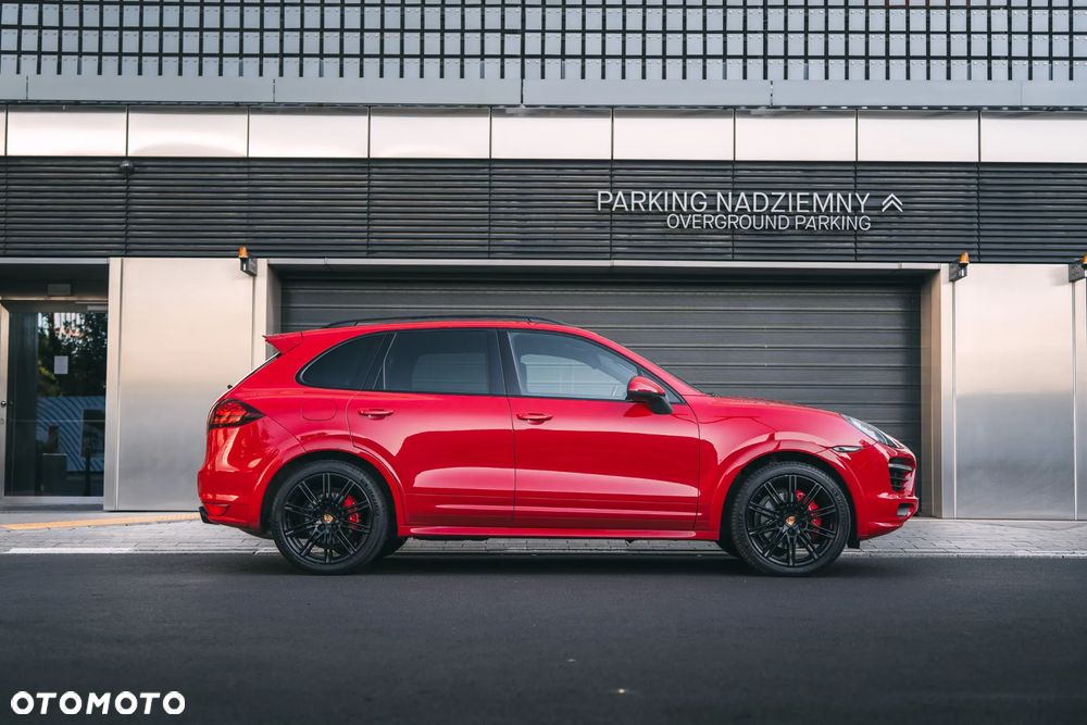Porsche Cayenne GTS - 10