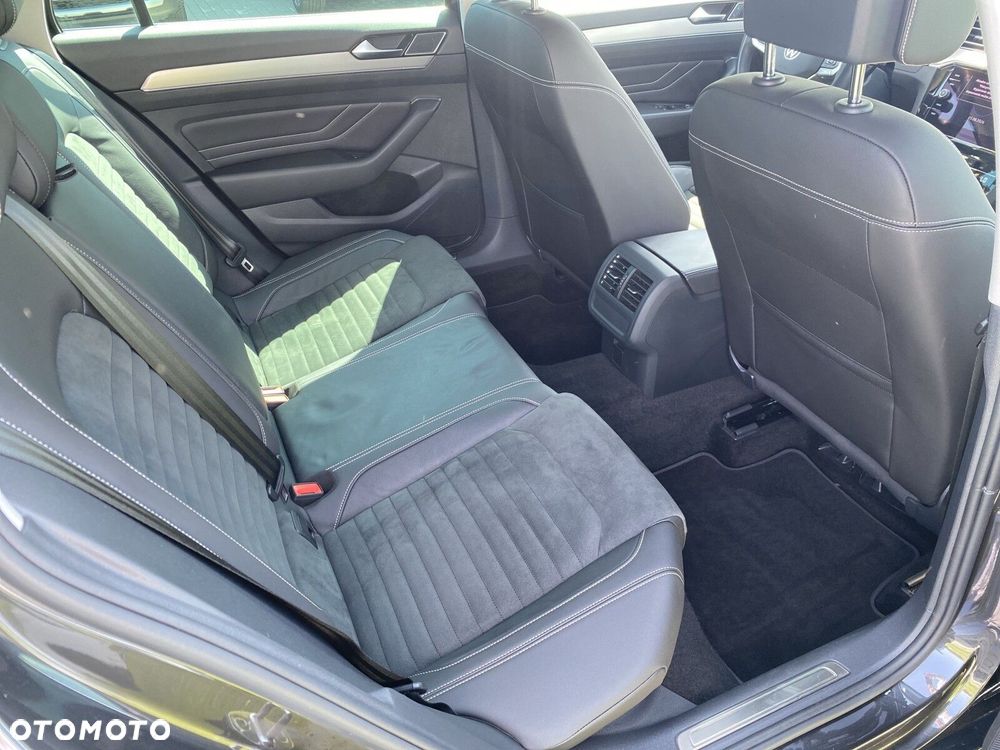 Volkswagen Passat - 16
