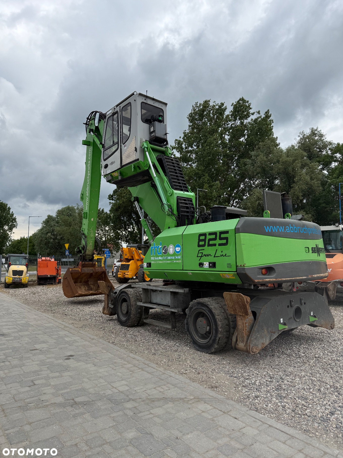 Sennebogen 825 - 2