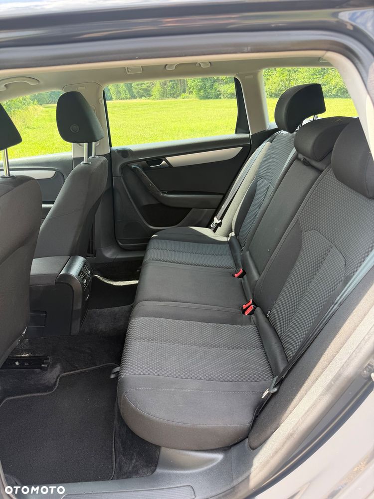 Volkswagen Passat 1.6 TDI (BlueMotion Technology) Comfortline - 11