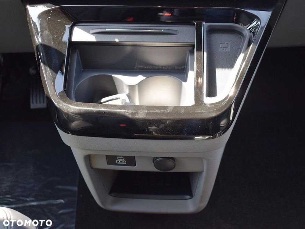 Ford Tourneo Custom - 15