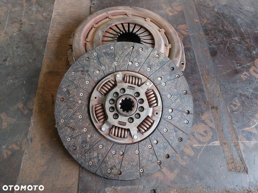 SPRZĘGŁO TARCZA + DOCISK MAN L2000 6.9 D0836 - 1