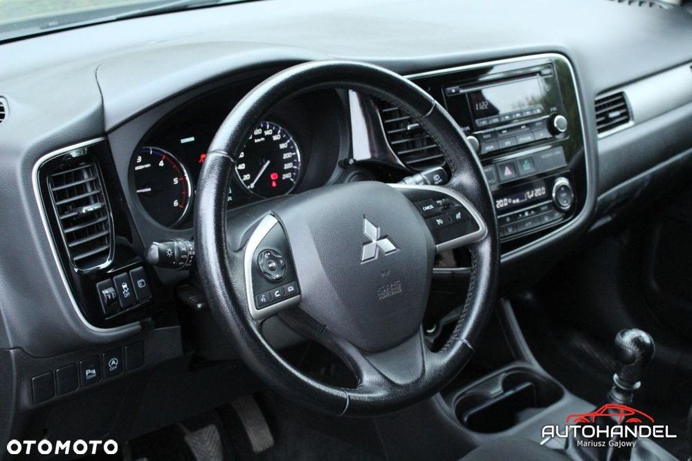 Mitsubishi Outlander - 10