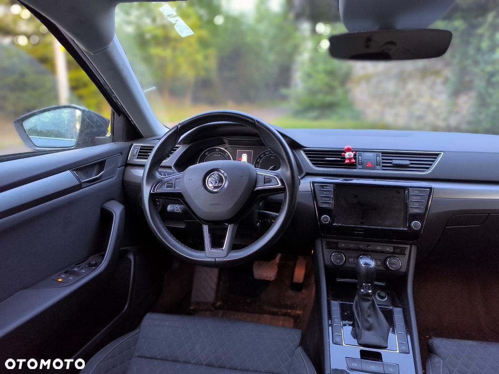 Skoda Superb 2.0 TDI DSG L&K - 5