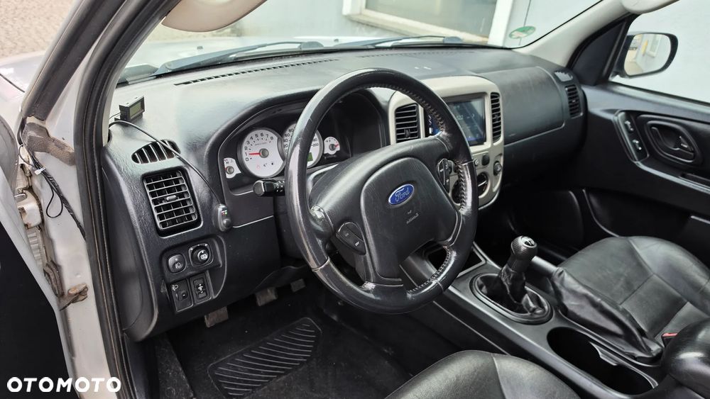 Ford Maverick Highclass - 14