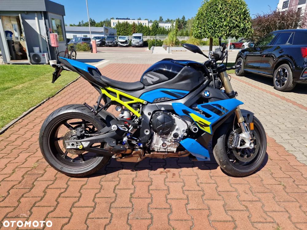 BMW S - 16