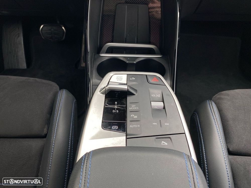 BMW 225xe Active Tourer e xDrive Pack Desportivo M - 13