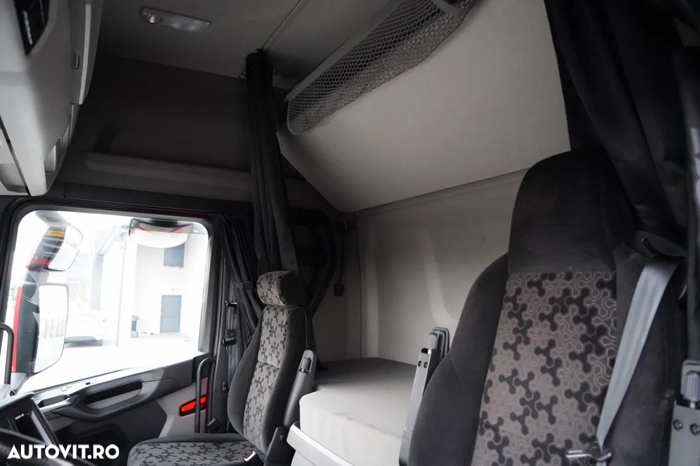 Scania S 460 / CORTINĂ 8.1 M / 60 M3 / SOLO / 6X2 / PUNTE RIDICATĂ / PUNTE DIRECȚIE - 27