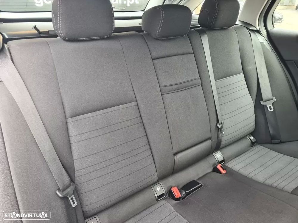 Mercedes-Benz C 300 de Avantgarde - 19