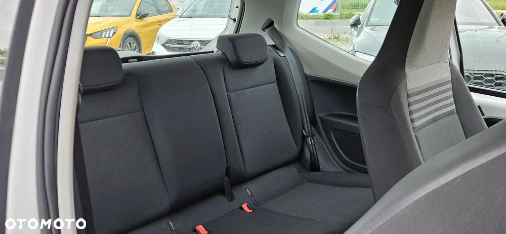 Volkswagen up! 1.0 Beats - 12