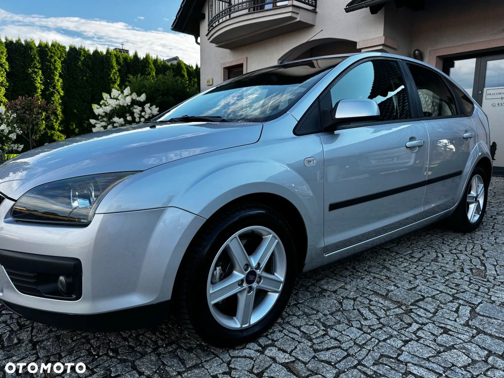 Ford Focus 2.0 16V Sport - 9