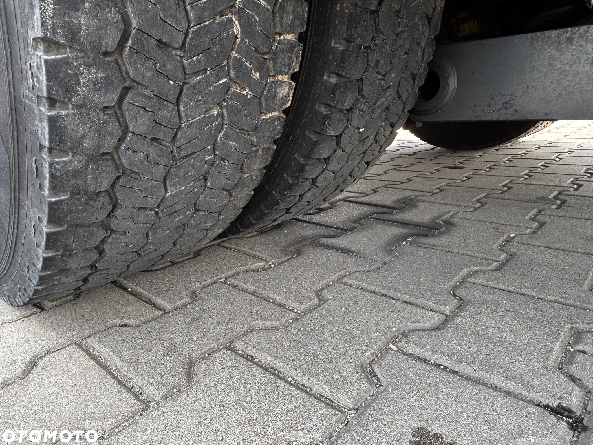 Mercedes-Benz ATEGO 1227 (1224, 1230) kontener SPIER z windą BAR , klimatyzacja , kontener 18 paletowy , z Niemiec - 18