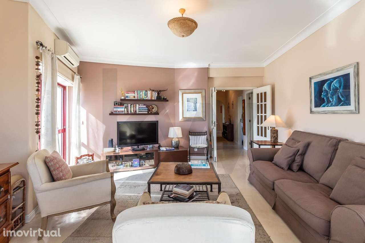 T4 com Terraços em Algés - Grande imagem: 3/30