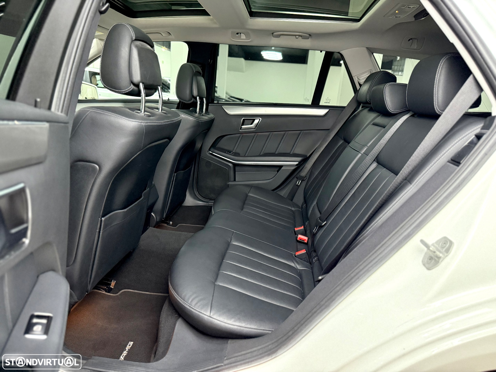 Mercedes-Benz E 300 Bluetec Hybrid Avantgarde - 30