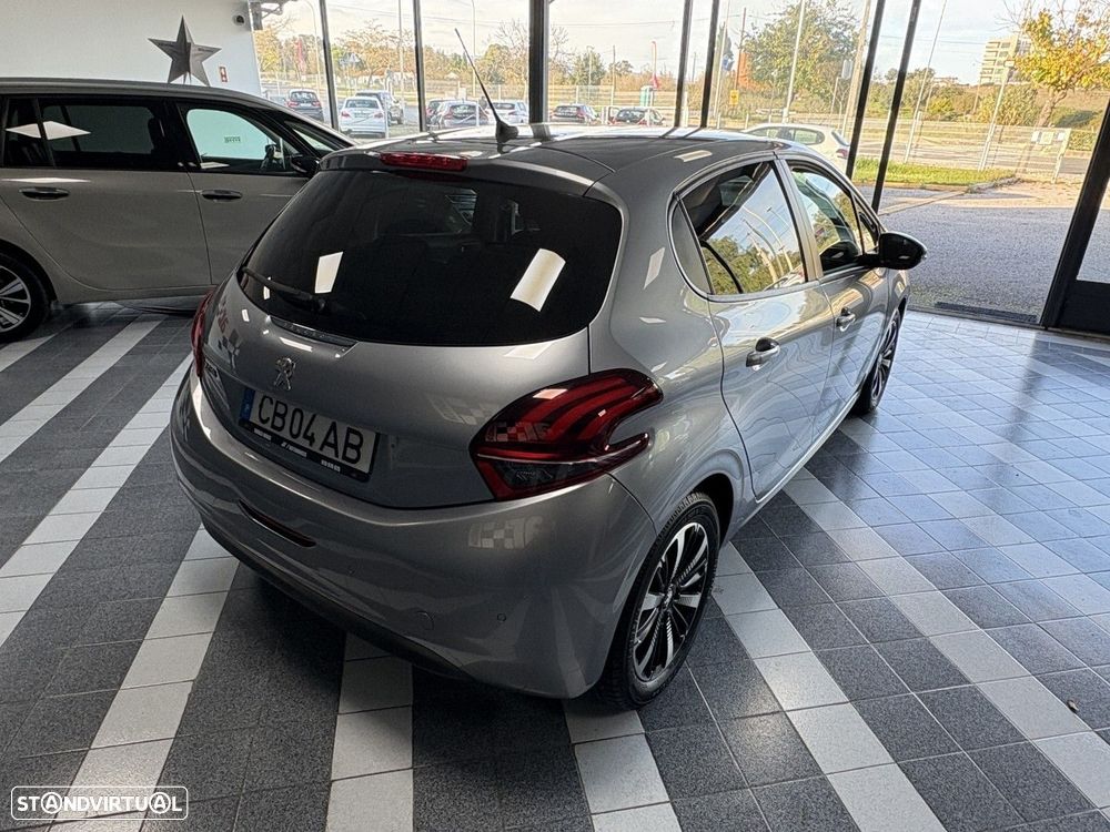 Peugeot 208 1.2 PureTech Signature - 7