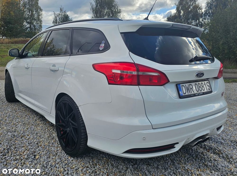 Ford Focus Turnier 2.0 EcoBoost ST mit Leder-Sport-Paket - 6