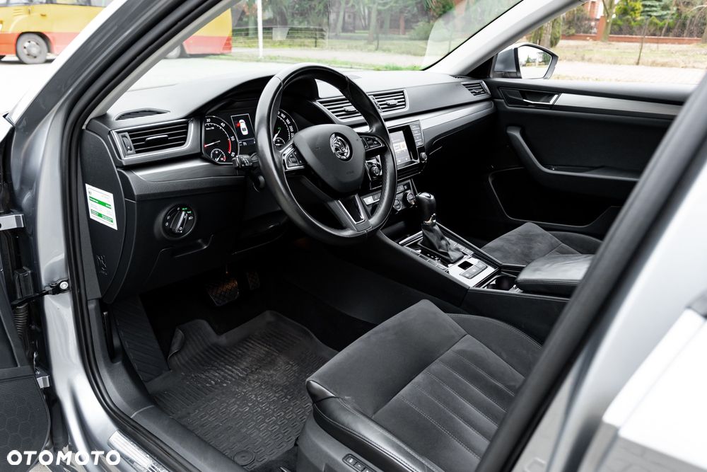 Skoda Superb 2.0 TDI DSG Ambition - 18