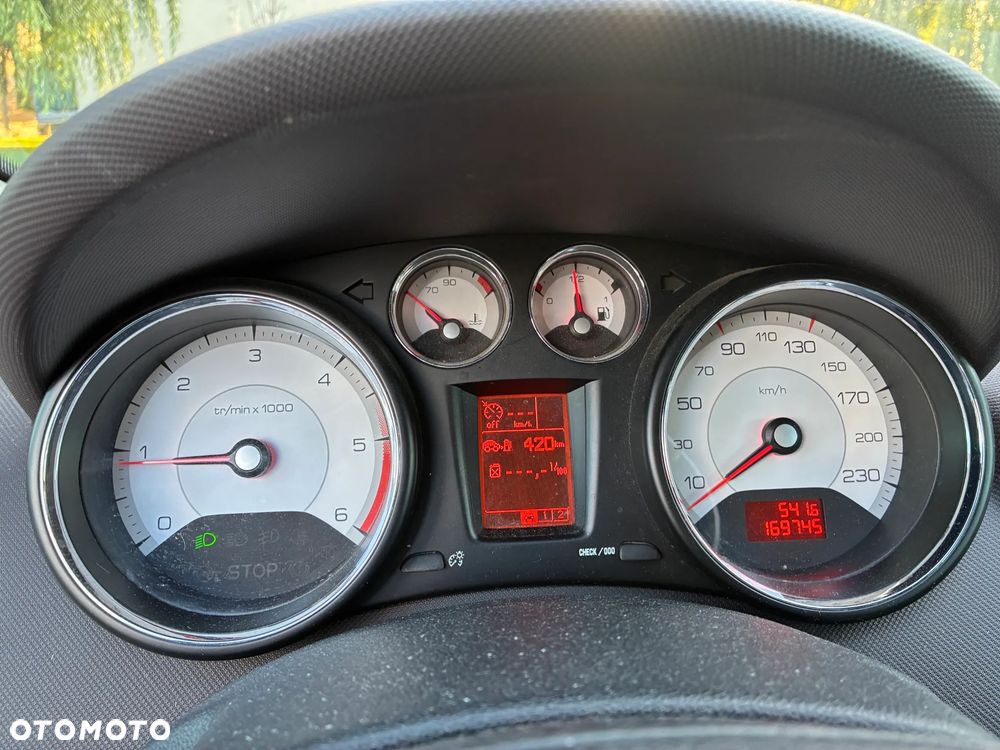 Peugeot 308 1.6 HDi Premium Plus - 4