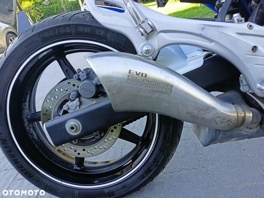 Suzuki Gladius - 12