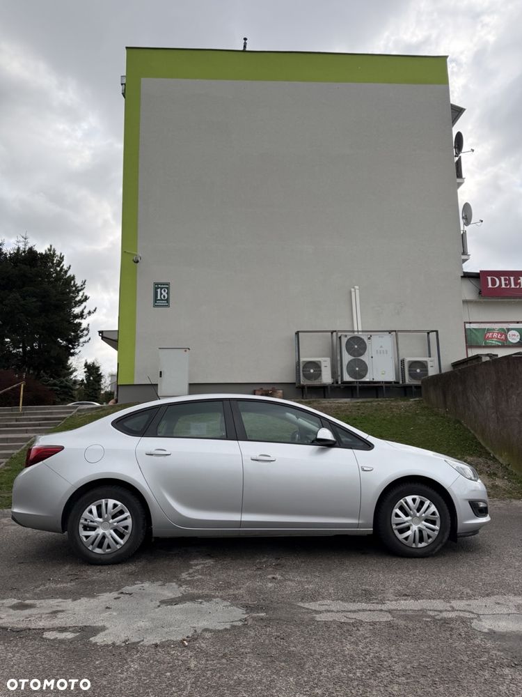 Opel Astra 1.4 T Essentia EU6 - 14