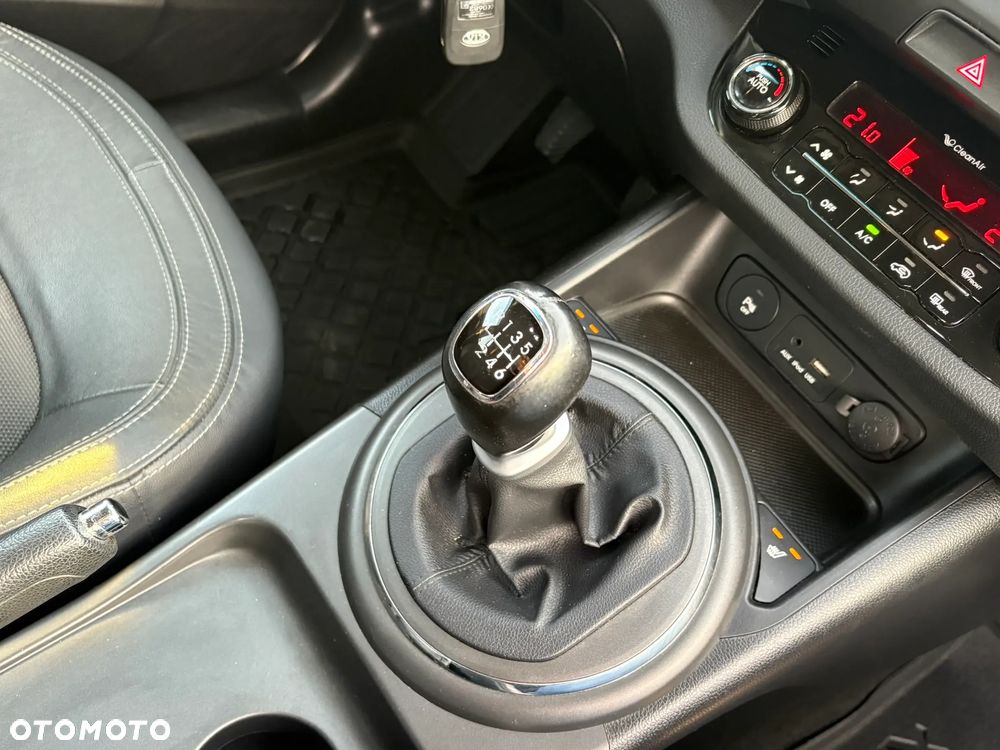 Kia Sportage 2.0 CRDI XL - 17