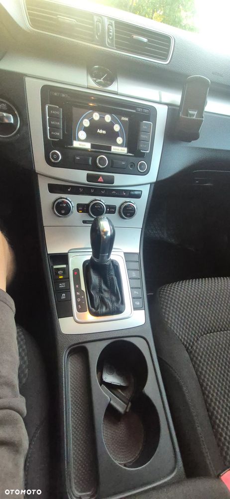 Volkswagen Passat - 14