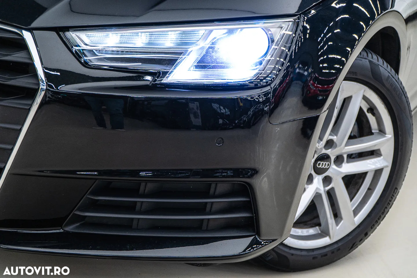 Audi A4 2.0 TDI S tronic Design - 33