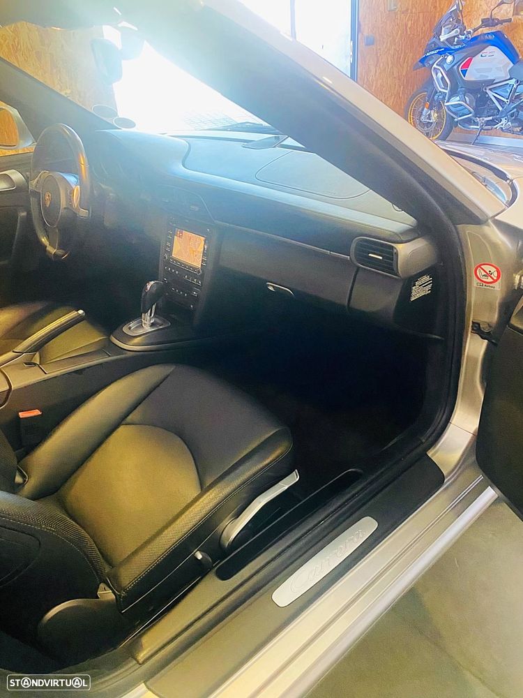 Porsche 911 Série F - 40