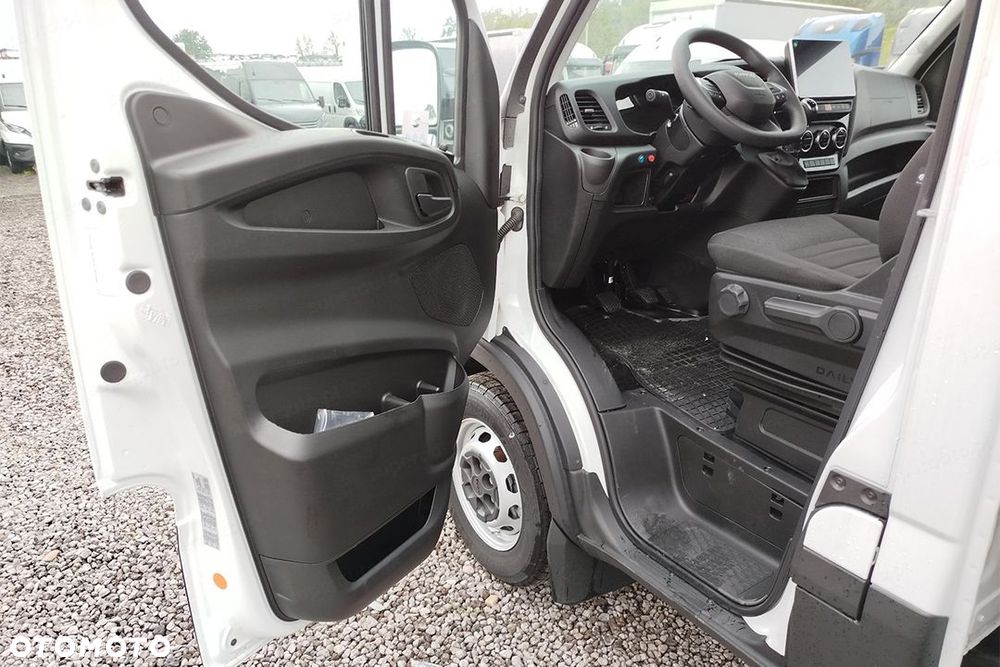 Iveco Daily 35S18 Kontener 8EP + Winda 3.0 180KM - 13