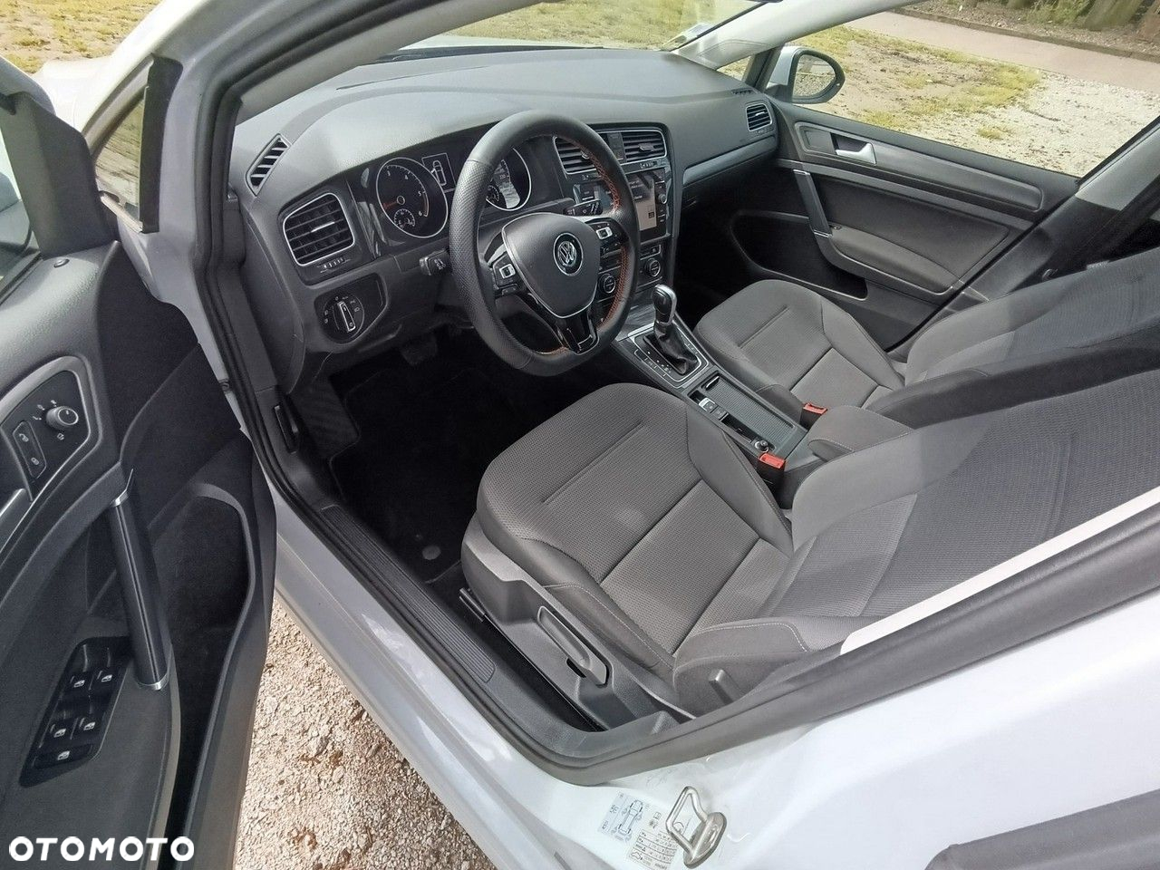 Volkswagen Golf - 37