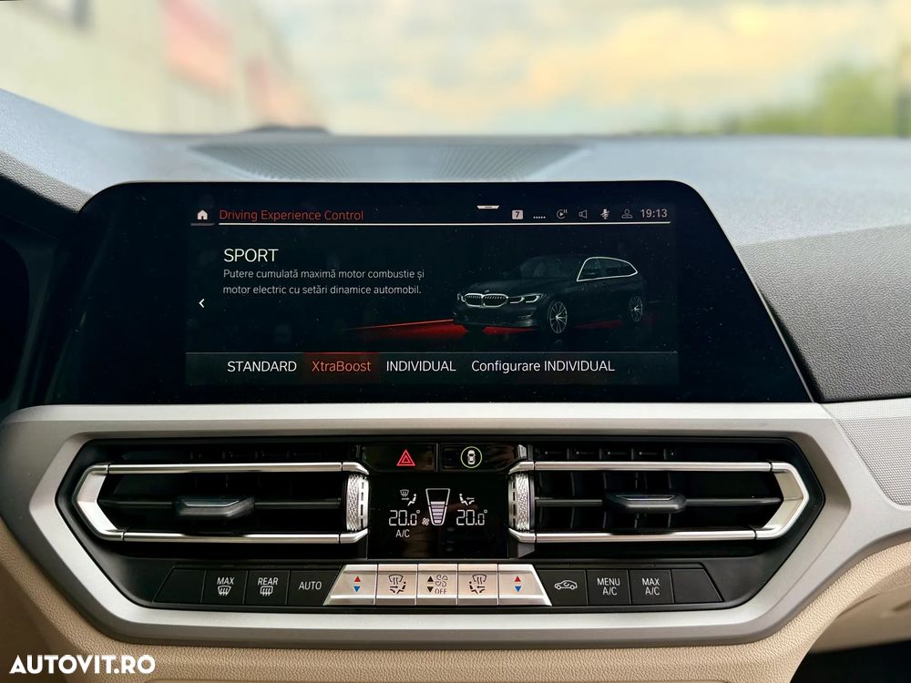 BMW Seria 3 330e Aut. Advantage - 32