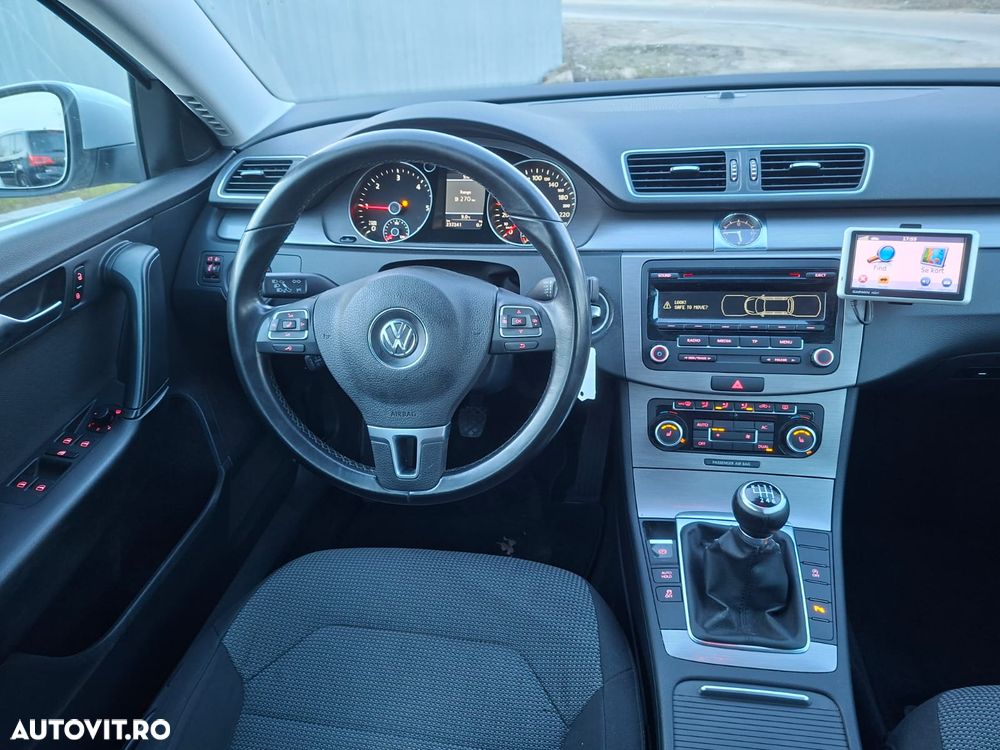 Volkswagen Passat 2.0 Blue TDI SCR Comfortline - 8