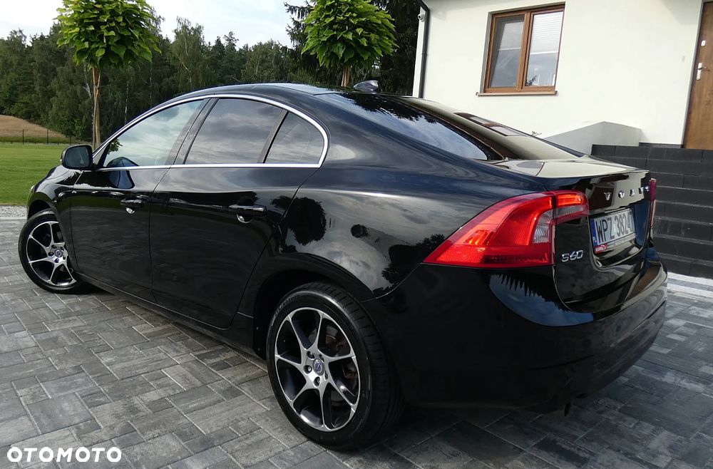 Volvo S60 D4 R-Design Summum - 32