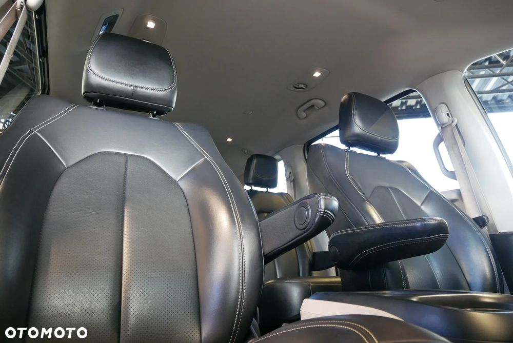 Chrysler Pacifica - 23