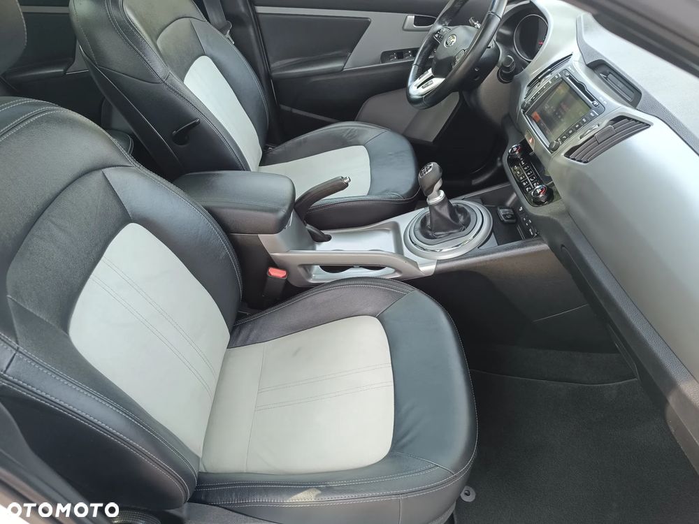 Kia Sportage 1.7 CRDI 2WD Dream-Team Edition - 32
