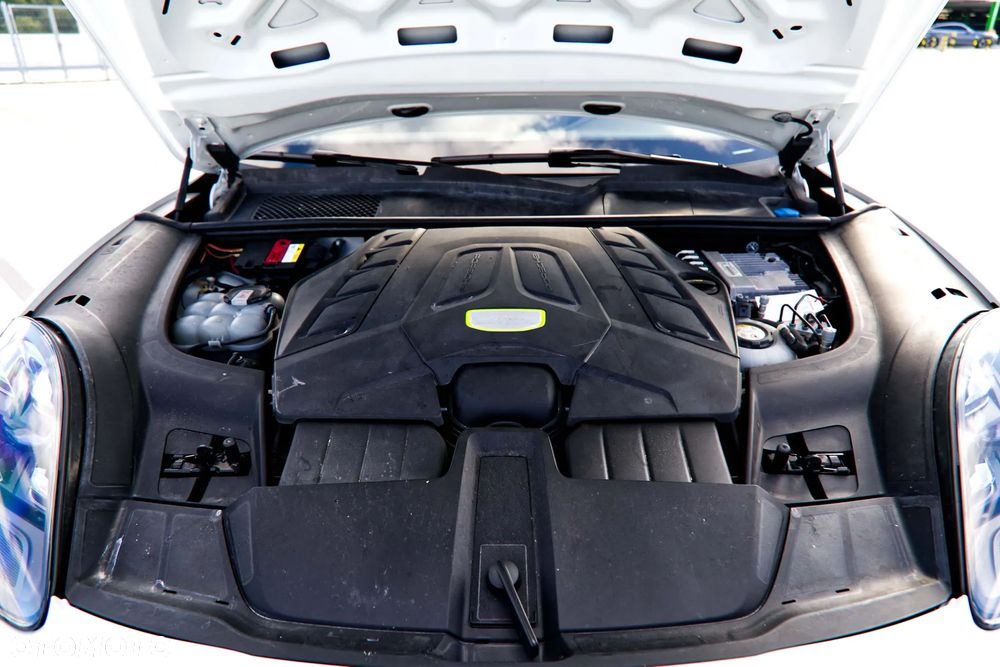 Porsche Cayenne Turbo S E-Hybrid Tiptronic S - 21