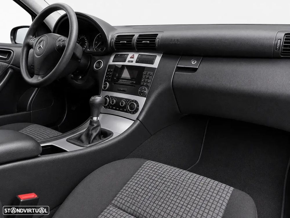 Mercedes-Benz C 220 - 12