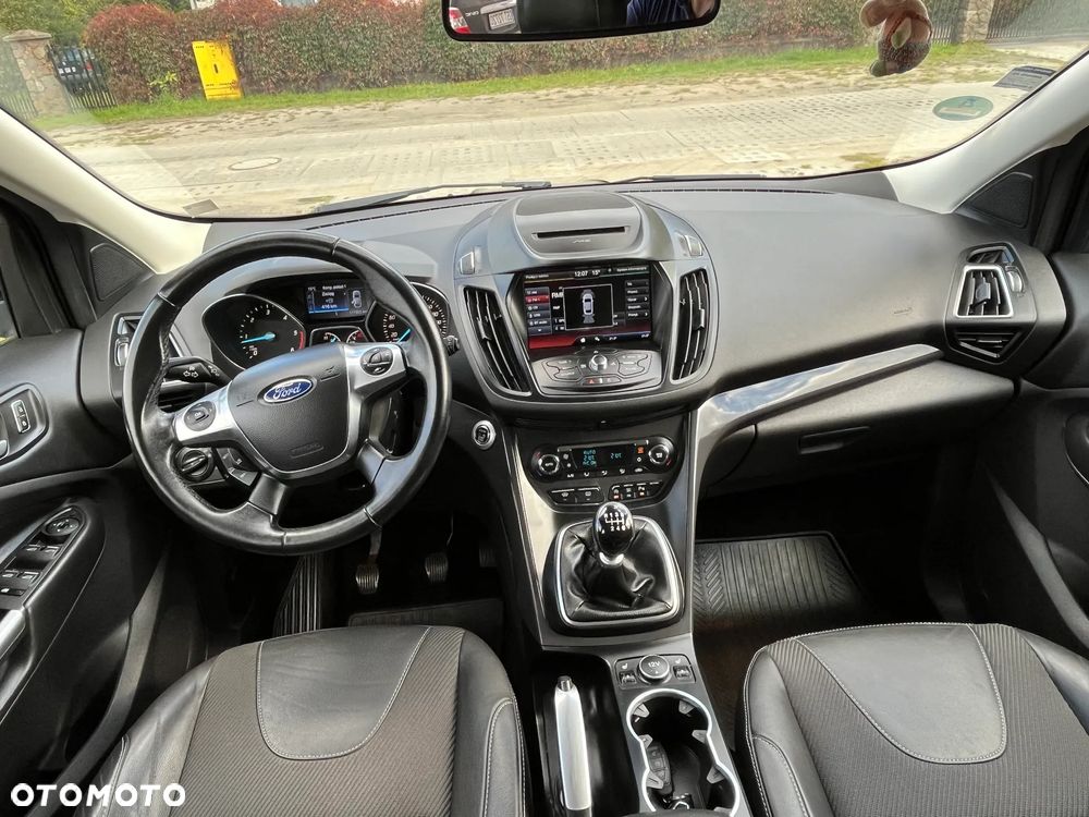 Ford Kuga 2.0 TDCi 2x4 Titanium - 33