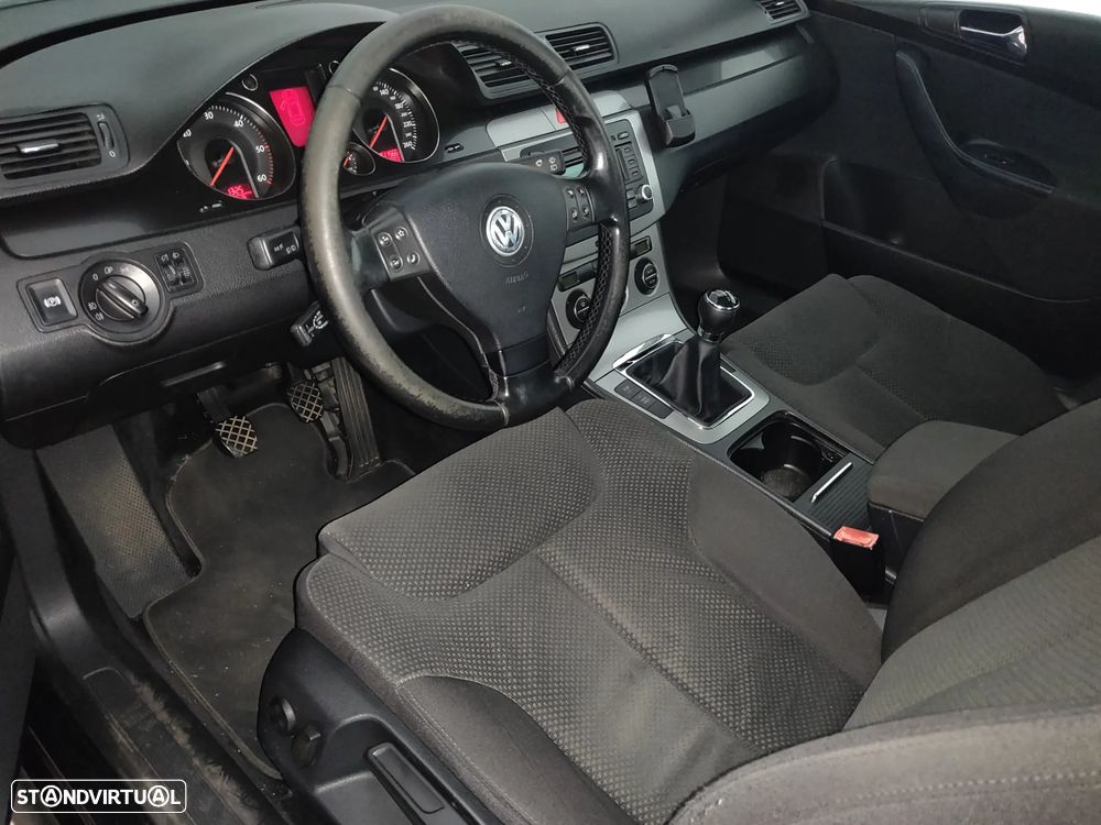 VW Passat Variant 2.0 TDI Highline IM - 6