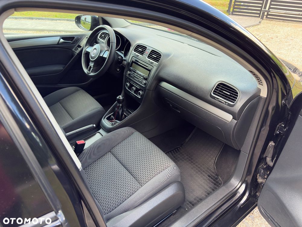 Volkswagen Golf - 28