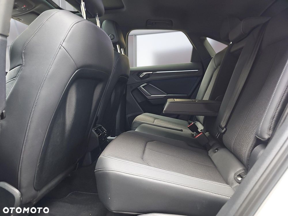 Audi Q3 Sportback - 11