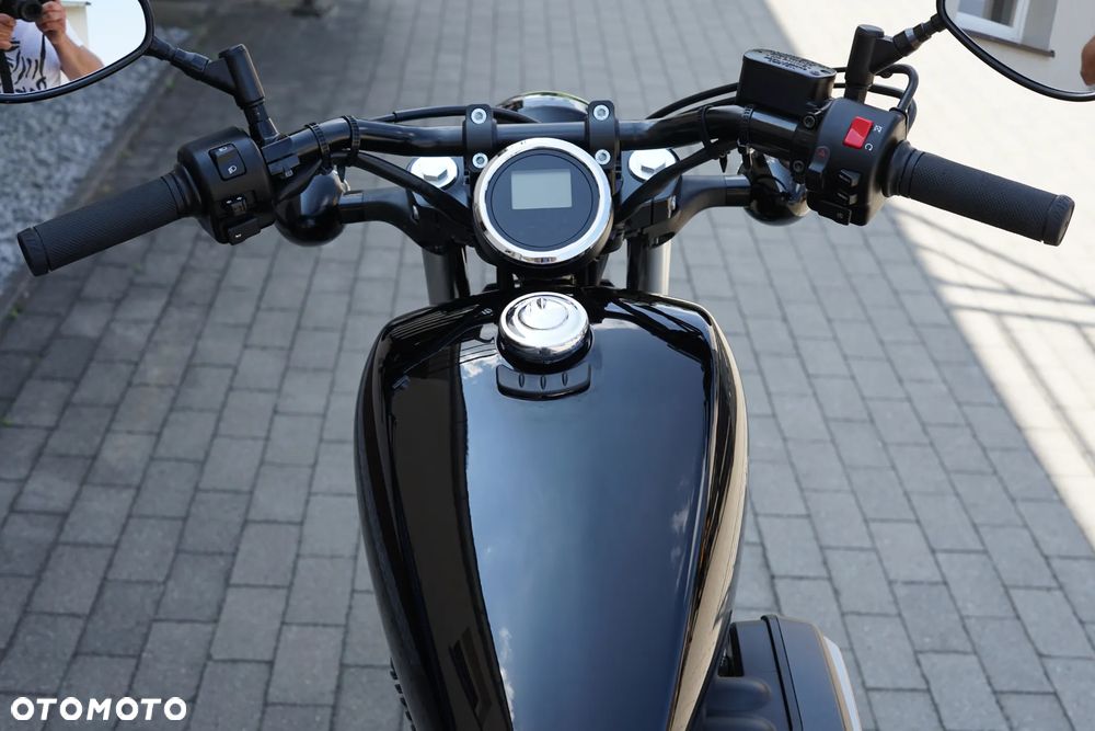 Yamaha XVS - 17