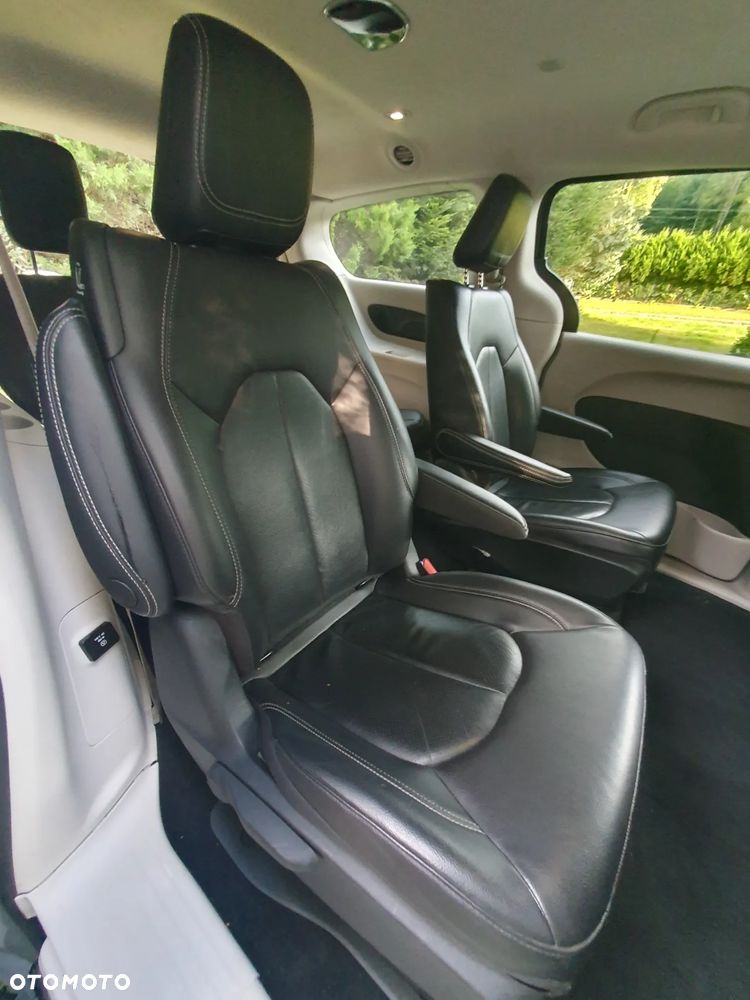 Chrysler Pacifica - 18