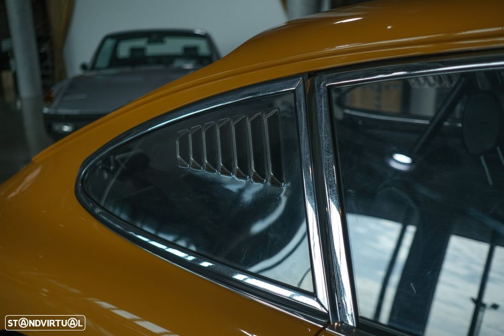 Porsche 911 Série F - 12