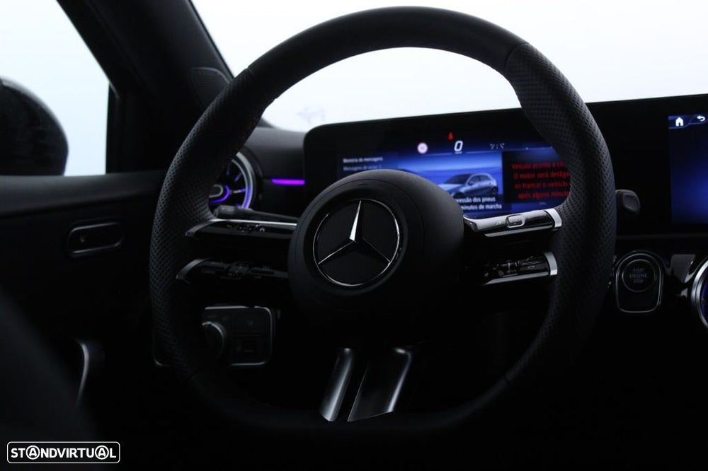 Mercedes-Benz A 250 e AMG Line - 16