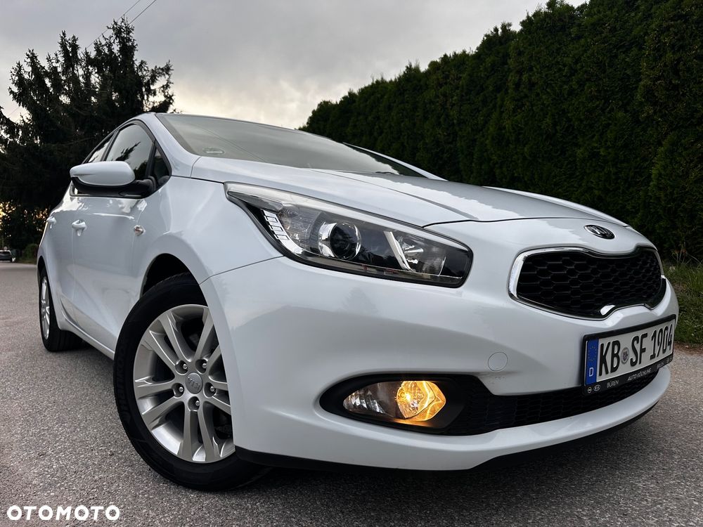 Kia Ceed 1.4 CVVT Dream Team Edition - 11