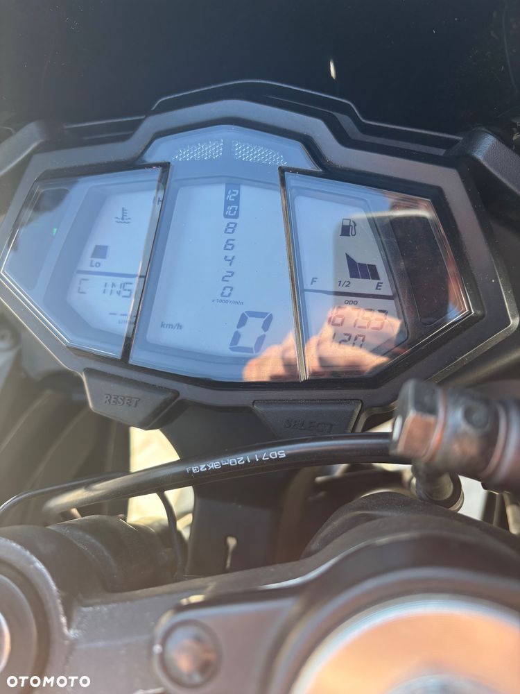 Yamaha YZF - 4