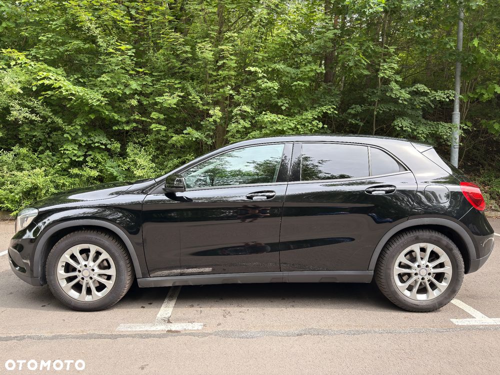 Mercedes-Benz GLA 200 7G-DCT Urban - 12